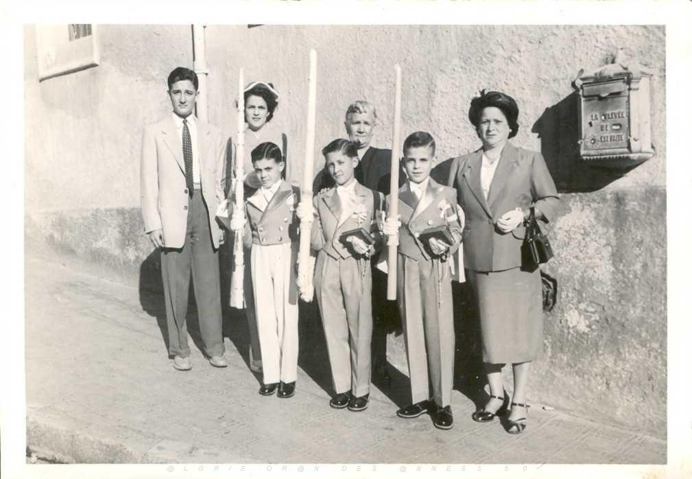 UN JOUR DE COMMUNION.jpg